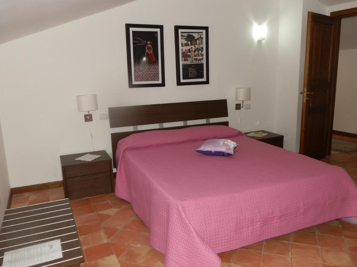 Agriturismo Ai Monaci Montano Antilia ภายนอก รูปภาพ